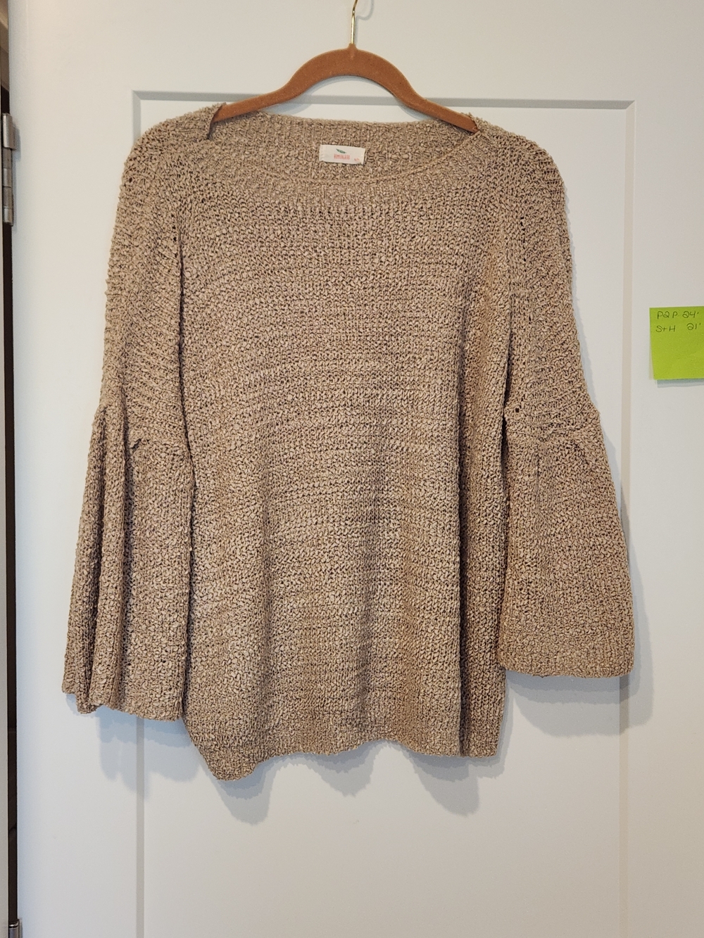 Hummingbird Chunky Boat Neck Oversized Medium Bell Flare Sleeve Tan Sweater GUC